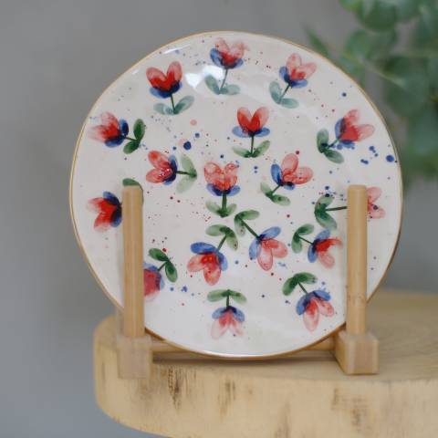 Red flower medium plate